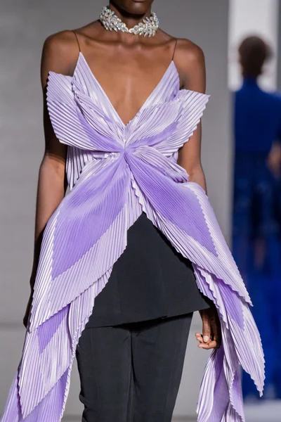 Look 90